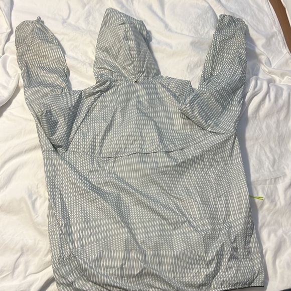 Nike lightweight windbreaker 644127-100 - Picture 4 of 4